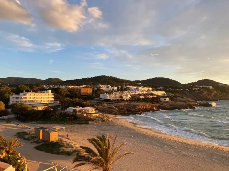 Europe’s Shoulder Season — The Months the Guidebooks Undersell | IbiPoint